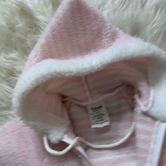 Triboro Infant baby body suit hooded catsuit pink 0-3 mos fuzzy soft 3496 - Picture 5 of 11